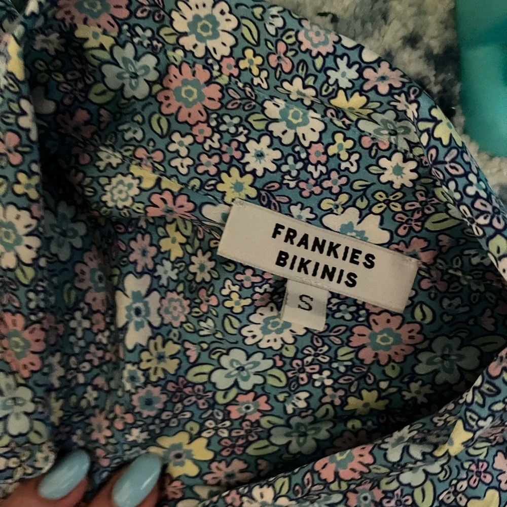 Frankie’s bikinis Fifi Silk Button Up Shirt - Picture 6 of 6